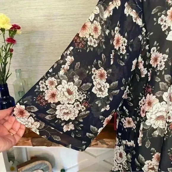 Torrid Womens Plus Size 1/2 Navy Pink Floral Chiffon Hi-lo Duster Boho Kimono - Picture 4 of 7